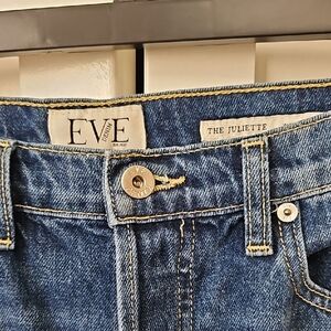 Eve Classic Blue Button-Fly Jeans